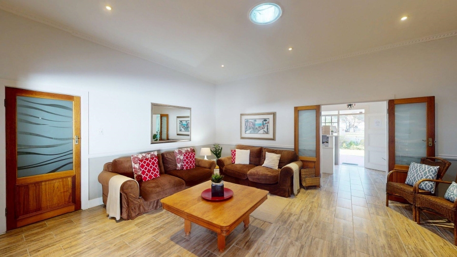 8 Bedroom Property for Sale in Summerstrand Eastern Cape